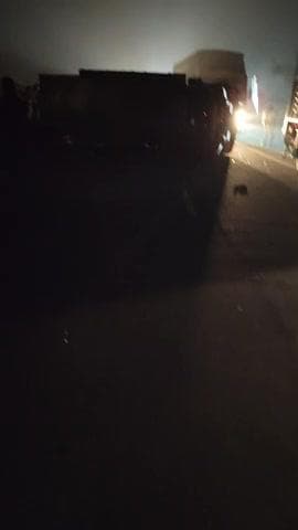 abhi abhi ak cng 6chaka trak beriyl pe kat lene ke chakar me ramouli chouk pe palti he
benibadh thana ke antar gat