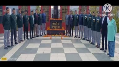 पिथौरागढ़: उल्का देवी मंदिर परिसर में स्थित शहीद स्मारक पर पूर्व सैनिकों ने जलाए 1100 दिये