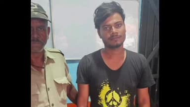 सिवान: नगर थाना पुलिस ने अवैध हथियार के साथ एक अभियुक्त को गिरफ्तार किया