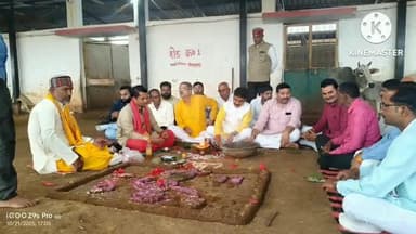 मनगवां: मनगवां विधायक इंजीनियर नरेन्द्र प्रजापति के आतिथ्य में हिनौती गौधाम में गोवर्धन पूजा संपन्न