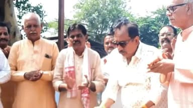 खंडवा नगर: खंडवा: मंत्री विजय शाह ने गौशाला में की गोवर्धन पूजा, किसानों से जैविक खेती अपनाने का किया आह्वान