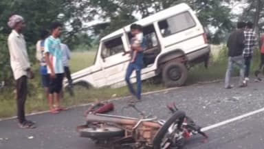 ଖରିଆର: ଡୁର୍କାମୁଣ୍ଡା ଗ୍ରାମ ନିକଟରେ ବାଇକ ଓ ବୋଲେରୋ ମଧ୍ୟରେ ମୁହାଁମୁହିଁ ଧକ୍କା, ଯୁବକ ମୃତ