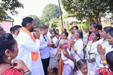 ଖରିଆର: ସିଲମୁଣ୍ଡି ଗ୍ରାମରେ ବିଜେପିର ଜନସଂପର୍କ ପଦଯାତ୍ରା ଅନୁଷ୍ଠିତ