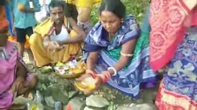 ଜୁଜୁମୁରା: ଜୁଜୁମୁରା ଅଞ୍ଚଳର ବିଭିନ୍ନ ସ୍ଥାନରେ ଗିରି ଗୋବର୍ଦ୍ଧନ ପୂଜା ଅନୁଷ୍ଠିତ