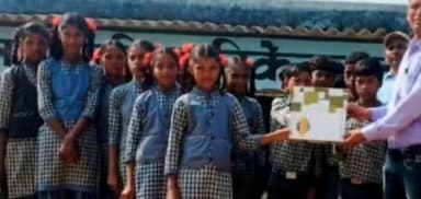 इचाक: ज्ञान दीप विद्या निकेतन तरवां में रंगोली प्रतियोगिता का आयोजन