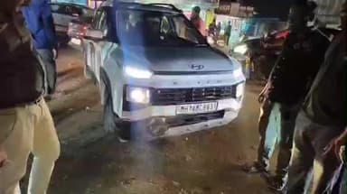 चिखली: दिशादर्शक फलक नसल्याने कारचा झाला अपघात, सुदैवाने जीवितहानी नाही बुलढाणा शहरातील सर्कुलर रोडवरील घटना