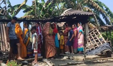 ময়না: কলাবেড়িয়াতে গোয়াল ঘরে ভয়ংকর আগুনে পুড়ে মৃত্যু হল দুটি গরু ও একটি বাছুরের