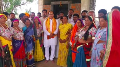 నాగిరెడ్డిపేట: బీజేపీ రాష్ట్ర నేత డాక్టర్ పైడి ఎల్లారెడ్డి నాగిరెడ్డిపేటలో పర్యటిస్తూ సీఎం రేవంత్ రెడ్డి రైతులను ఆదుకోవడంలో విఫలం