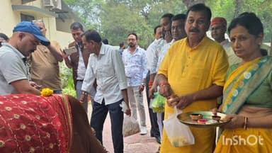 धमधा: गोवर्धन पूजा के शुभ अवसर पर दुर्ग लोकसभा सांसद ने सेक्टर-5 में पारंपरिक विधि-विधान से पूजा का आयोजन किया