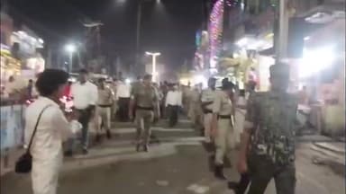 औरंगाबाद: पर्यवेक्षकों के साथ डीएम-एसपी ने निकाला फ्लैग मार्च, चुनाव को लेकर प्रशासन ने दिखाई सख्ती
