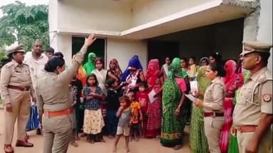 मंझनपुर: मिशन शक्ति अभियान फेज-5.0 के तहत कौशाम्बी पुलिस ने चलाया महिला जागरूकता अभियान, महिलाओं और बालिकाओं को किया जागरूक