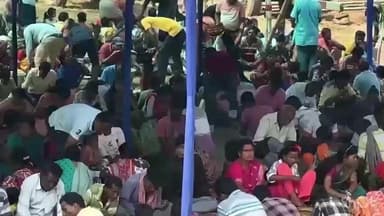 শালতোড়া: শালতোড়া থানা সার্বজনীন কালী পুজো কমিটির তরফে কালী পুজো উপলক্ষে নরনারায়ন সেবার আয়োজন করা হল শালতোড়ায় থানা প্রাঙ্গণে