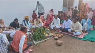 सरई: गोवर्धन पूजा पर गौशाला बौडिहवा टोला में विधायक राजेंद्र मेश्राम ने की पूजा-अर्चना