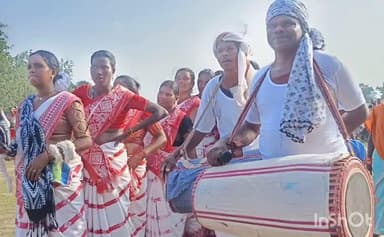 प्रतापपुर: ग्राम पंचायत धरमपुर में करमा उत्सव का आयोजन किया गया, शामिल हुए हजारों की संख्या में कलाकार एवं ग्रामवासी
