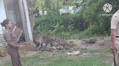 খুমটাই: খুমটাইত আবকাৰী বিভাগৰ অভিযানত ড্ৰামে ড্ৰামে জব্দ অবৈধ ভাবে ঘৰত তৈয়াৰ কৰা সুৰা