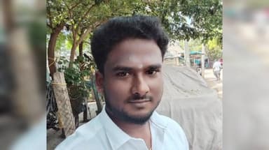 ராஜசிங்கமங்கலம்: ஆர்.எஸ். மங்கலம் இந்திரா நகர் அருகே டூவீலர் நேருக்கு நேர் மோதி வாலிபர் பலி