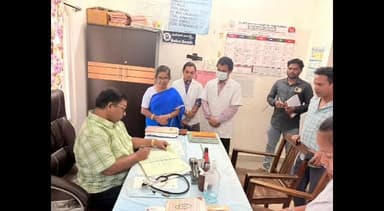 డుంబ్రిగూడ ప్రాథమిక ఆరోగ్య కేంద్రాన్ని తనిఖీ చేసిన జిల్లా వైద్య ఆరోగ్య శాఖ అధికారి కృష్ణమూర్తి నాయక్
