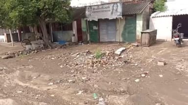 குஜிலியம்பாறை: கூம்பூரில் வாயில் ஓங்கி ஒரு குத்து... "இரண்டு பற்கள் காணவில்லை என புகார்"