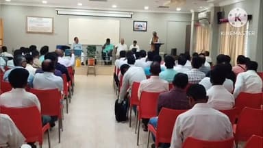 ಕುಕನೂರ: ಶ್ರೀ ಗವಿಸಿದ್ದೇಶ್ವರ ಕಾಲೇಜು ಸಭಾಂಗಣದಲ್ಲಿ ಜಿಲ್ಲಾ ಸ್ವೀಪ್ ಸಮಿತಿಯಿಂದ  ಈಶಾನ್ಯಶಿಕ್ಷಕರ ಕ್ಷೇತ್ರದ ಮತದಾರ ಪಟ್ಟಿ ಪರಿಸ್ಕರಣೆ ಕುರಿತು ಸಭೆ