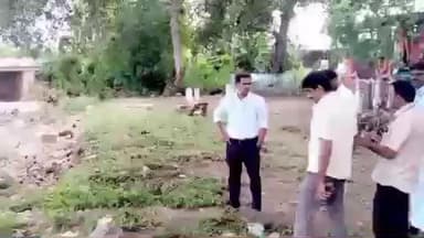 கோபிசெட்டிபாளையம்: வாணிபுத்தூர் உள்ளிட்ட பல்வேறு பகுதிகளில் மழையால் பாதிக்கப்பட்ட பகுதிகளை மாவட்ட வருவாய் அலுவலர் சாந்தகுமார் அவர்கள் நேரில் சென்று ஆய்வு மேற்கொண்டார்