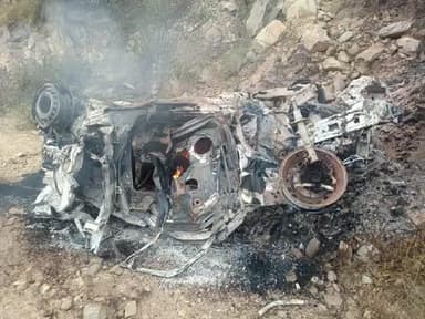 पोखरी: गोपेश्वर–पोखरी मोटर मार्ग पर देवखाल के समीप एक कार अनियंत्रित होकर गहरी खाई में गिर गई, तीन की मौत और एक गंभीर घायल