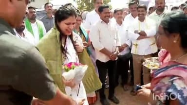 రామడుగు: కొనుగోలు కేంద్రాల్లోనే ధాన్యం విక్రయించాలి : జిల్లా కలెక్టర్ పమేలా సత్పతి