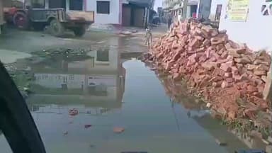 नरकटियागंज: वार्ड 4, नंदपुर सीओ नगर मार्ग पर जलजमाव से छठव्रती नाराज़