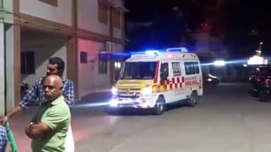 வால்பாறை: காடம்பாறை பகுதியில் காட்டு யானை தாக்கி வாலிபர் படுகாயம்