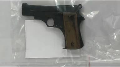 হাঁসখালি: ভাইফোঁটার রাতে অস্ত্র দেখিয়ে ভয় দেখানোর অভিযোগ, বগুলা থেকে অস্ত্র সহ 2 যুবককে গ্রেফতার করলো হাসখালি থানার পুলিশ