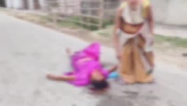 চাবুৱা: দিনজয় পথৰ পুৰণা থানাৰ সমীপত ভয়ংকৰ দুৰ্ঘটনাত গুৰুতৰ ভাৱে আহত এগৰাকী মহিলা