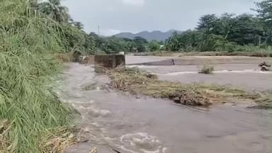 ஆண்டிப்பட்டி: மூல வைகை ஆற்றில் வெள்ளப்பெருக்கு - ரூ 1.கோடி மதிப்பில் கட்டிய தடுப்பணை சேதம் - சீரமைக்க விவசாயிகள் கோரிக்கை