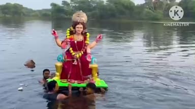 नगर पंचायत पवनी में हर्ष उल्लास के साथ माता लक्ष्मी की मूर्ति का विसर्जन किया गया