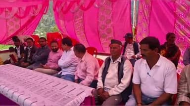 चिन्यालीसौड़: यमुनोत्री एवं धनोल्टी विधायक ने चिन्यालीसौड़ के खलासी गढ़वाल गाड गांव में पांडव लीला कार्यक्रम का शुभारंभ किया