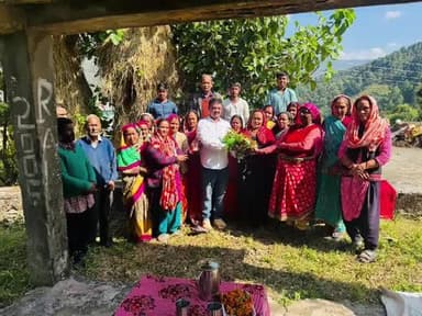 थराली: ब्लॉक प्रमुख थराली ने गांव-गांव जाकर जनसमस्याएं सुनीं, समस्याओं के जल्द निराकरण का दिया आश्वासन