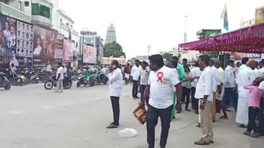 திருவண்ணாமலை: மருது பாண்டியர்கள் 2 24வது ஆண்டு குருபூஜை விழா பெரிய தெருவில் வெகு விமர்சையாக நடைபெற்றது பெண்களுக்கு நலத்திட்ட உதவிகள் வழங்கப்பட்டது