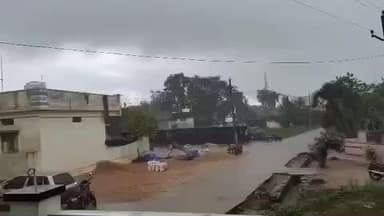 దేవరకద్ర: కౌకుంట్ల మండల కేంద్రంలో భారీ వర్షం... రైతులలో ఆందోళన