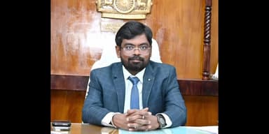 అవనిగడ్డ: మచిలీపట్నంలో  సైకిల్ పై విధులకు రావాలి
