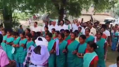 पाकुड़िया: सांसद विजय हांसदा ने किया पाकुड़िया प्रखंड के विभिन्न गांवों का दौरा किया व साथ ही सड़क का शिलान्यास किया #opening #new