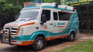 திண்டிவனம்: பாமக நிறுவனர் ராமதாஸ் தர்மபுரி மற்றும் சேலம் மாவட்டத்திற்கு சுற்றுப்பயணம் மேற்கொள்ளும் நிலையில் தற்போது நவீன வசதிகளுடன் கூடிய ஆம்புலன்ஸ் தைலாபுரம் தோட