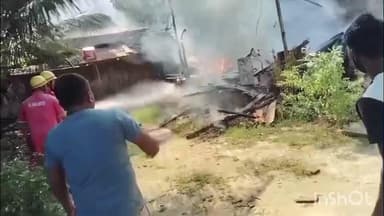 টেঙাখাত: দুলীয়াজানৰ ডিৰীয়েল বজাৰৰ সমীপত ভয়ংকৰ অগ্নিকাণ্ড, অগ্নিকাণ্ডৰ ফলত এটা আৱাস গৃহ ভস্মীভূত