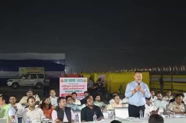 आयुक्त, पटना प्रमंडल, पटना द्वारा जिलाधिकारी, पटना; वरीय पुलिस अधीक्षक, पटना; नगर आयुक्त, पटना नगर निगम एवं अन्य वरीय पदाधिकारियों के साथ छठ महापर्व के अवसर पर प्रतिनियुक्त दंडाधिकारियों तथा पुलिस पदाधिकारियों की ब्रीफ़िंग की गयी।