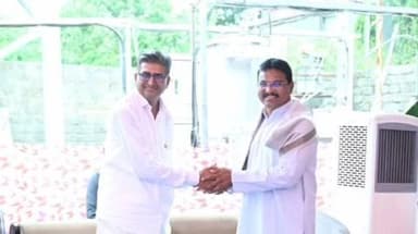 ગીર ગઢડા: ગીર ગઢડા તાલુકાના ફરેડા મુકામે ગીર સોમનાથ જિલ્લા પંચાયત સદસ્ય દ્રારા આયોજીત ભાગવત સપ્તાહ મા કેત્રીની હાજરી