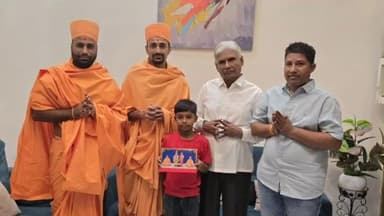 સંખેડા: બીએપીએસ સ્વામિનારાયણ મંદિરના સંતોએ જિલ્લા પંચાયત પ્રમુખના નિવાસ્થાને મુલાકાત કરી.