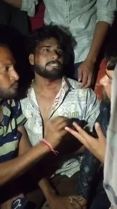 अखलेश कटारिया लड़की छेड़ छाड़ करने पर भी पब्लिक ने लाठी चार्ज किया पीर भी पुलिस ने कुछ नहीं किया