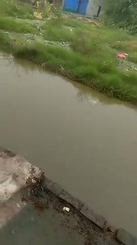 ग्राम पंचायत बकराई ग्राम कोठा का यह वीडियो यहां पर बराबर पानी भरा रहता है प्रधान और सचिव इसकी सुनवाई नहीं कर रहे है up