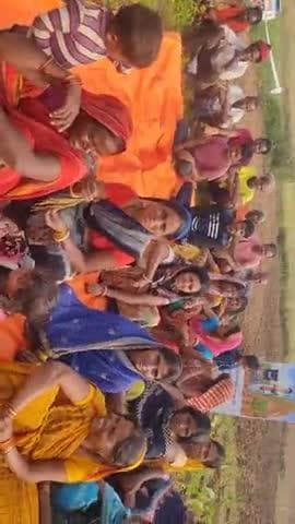 बड़कागांव के महोतिकरा में यू एस एग्रीसीडस का फसल प्रदर्शन में शामिल किसान, यू एस 362 अन्य धान के अपेक्षा 30%अधिक उपज