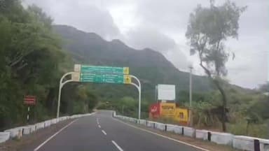கொடைக்கானல்: வாழகிரி உள்ளிட்ட பகுதிகளில் சாலை ஓரங்களில் அமைக்கப்பட்டுள்ள கடைகளால் போக்குவரத்து நெரிசல் விபத்து ஏற்படும் அபாயம்