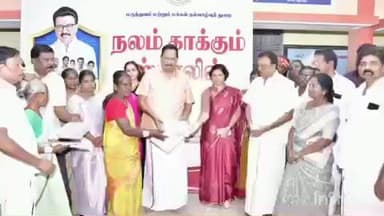 நெமிலி: காவேரிப்பாக்கம் அரசு ஆண்கள் மேல்நிலைப் பள்ளியில் நடைபெற்ற நலன் காக்கும் ஸ்டாலின் திட்ட சிறப்பு மருத்துவ முகாமில் அமைச்சர் காந்தி பங்கேற்பு
