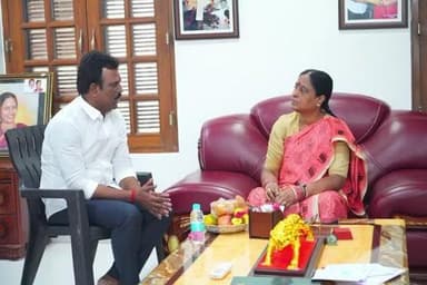 దేవరకద్ర: మహబూబ్ నగర్ జిల్లా కురుమూర్తిబ్రహ్మోత్సవాలకు మంత్రి కొండసురేఖకు ఆహ్వానం