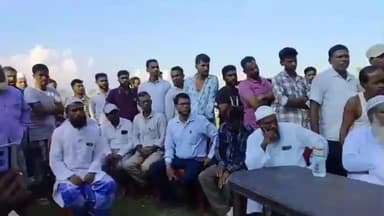 বিন্নাকান্দি সমষ্টিৰ উচ্ছেদৰ জাননী পোৱা ৰাইজৰ ওচৰত বিধায়ক চিৰাজ উদ্দীন আজমল উপস্থিত হৈ মত বিনিময় কৰে